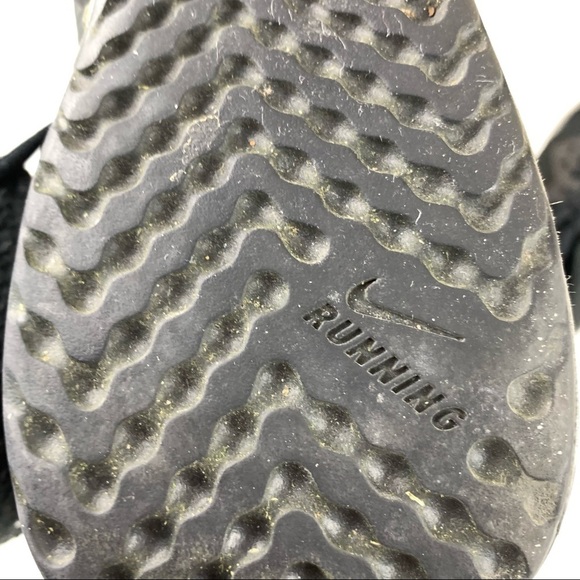 NIKE Revolution Running Shoes size 6 1/2Y - Picture 5 of 7